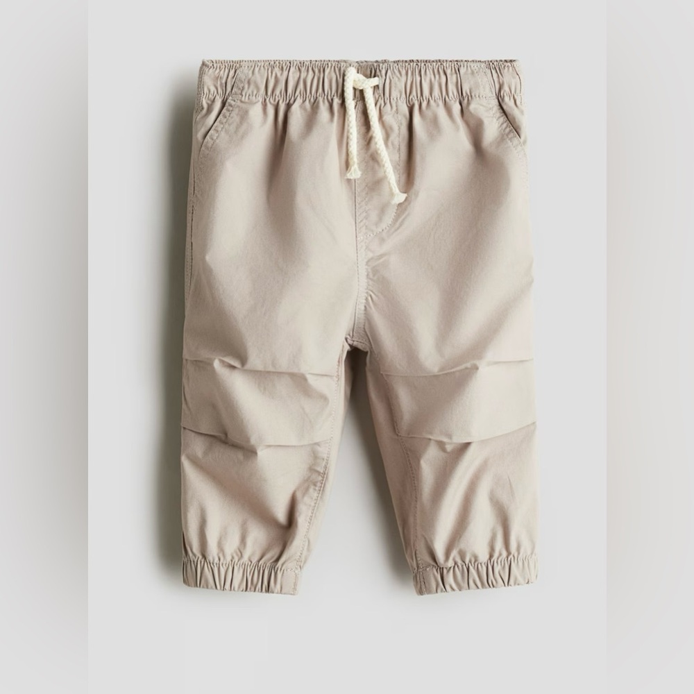 Joggers in Soft Cotton in Beige
NWT size 2T